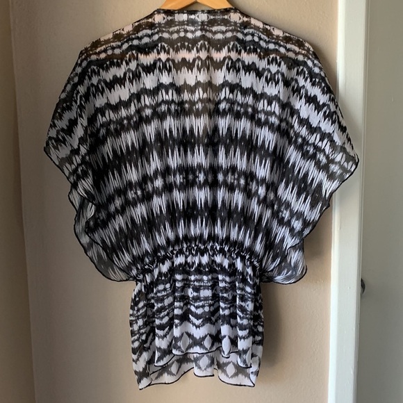 CACHE Black and White Dolman Sleeve Beaded Blouse - Picture 6 of 7